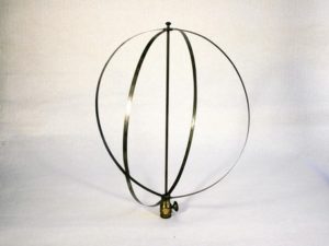 Appareil centrifuge à carcasse métallique