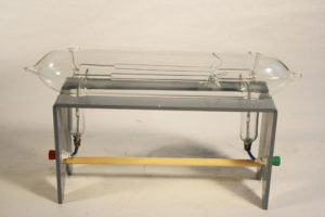 Tube de Crookes avec moulinet sur rail