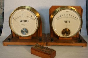 Ampèremètre et voltmètre F.A.C.