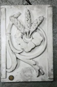 Rinceau avec 3 épis à l&rsquo;intérieur